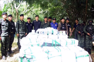 CHIANG RAI - Soldiers clashed with a drug caravan near Tham Luang in Mae Sai