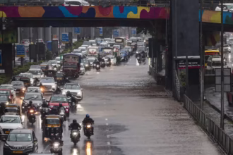 Mumbai Rains News Waterlogging Updates, Local Train Delays, Road Diversions, Flight Status