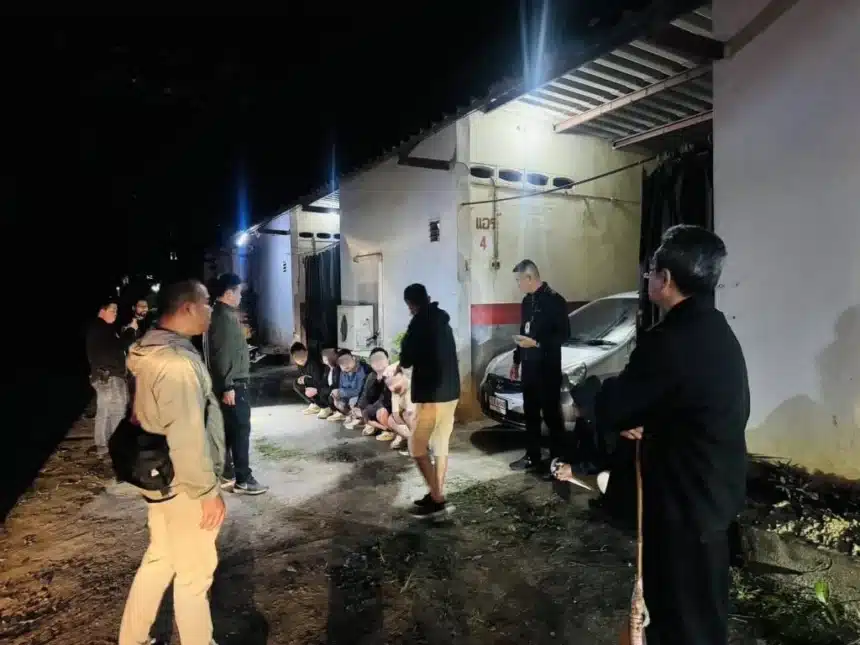 Police Arrest 5 Chinese Scammers