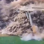 Hongqi Bridge in Sichuan China Collapses