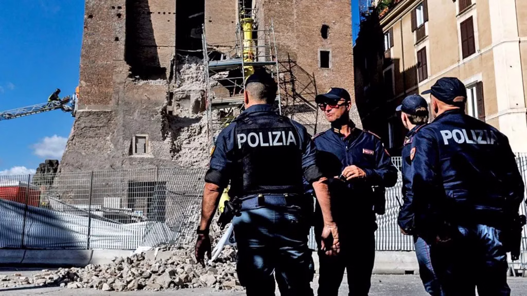 rome building collapse