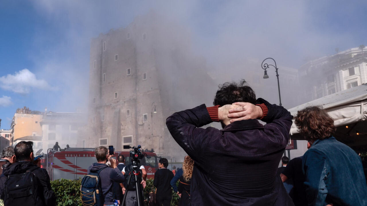 rome building collapse