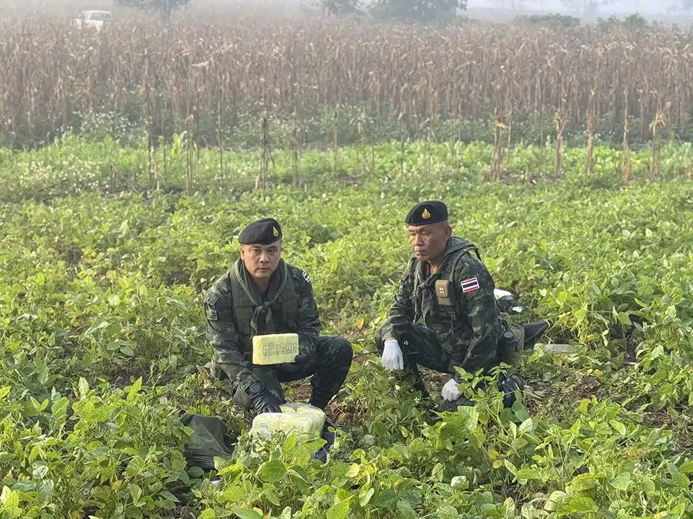 Soldiers Intercept Drug Runners in Chiang Mai