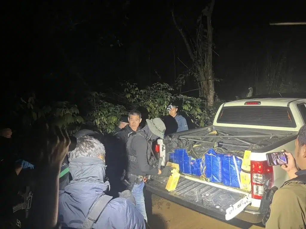 Chiang Rai Police Arrest Drug Runner at Big-C With 8 Million Meth Pills