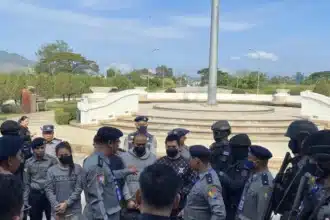 ONCB Officials Take Custody of 4 Fugitives at the Chiang Rai Border
