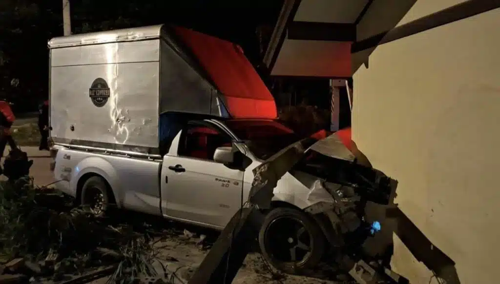 Man Smuggling Rosewood Crashes Pickup