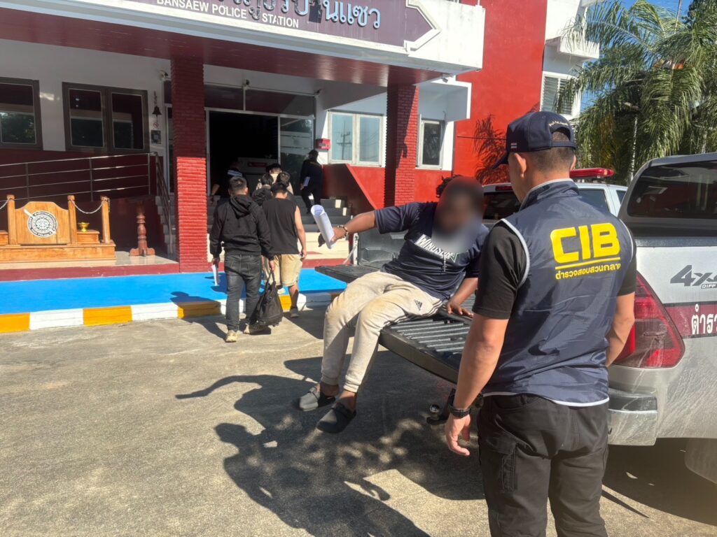 Chiang Rai Immigration Arrests 6 Chinese and Rwandan