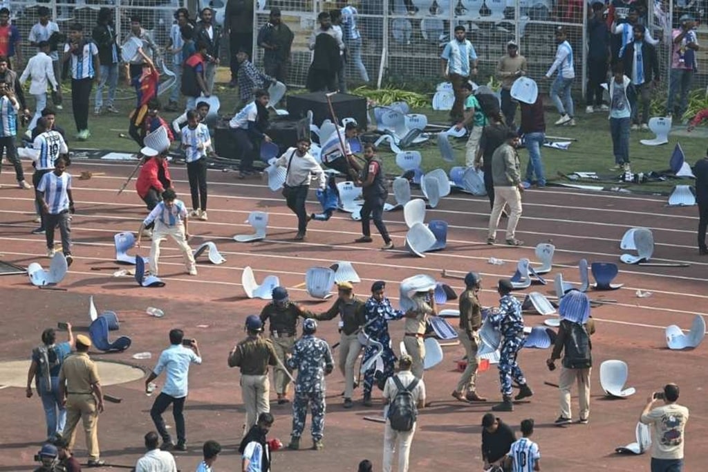 Angry Fans Trash Stadium in India After Chaotic Messi Visit
