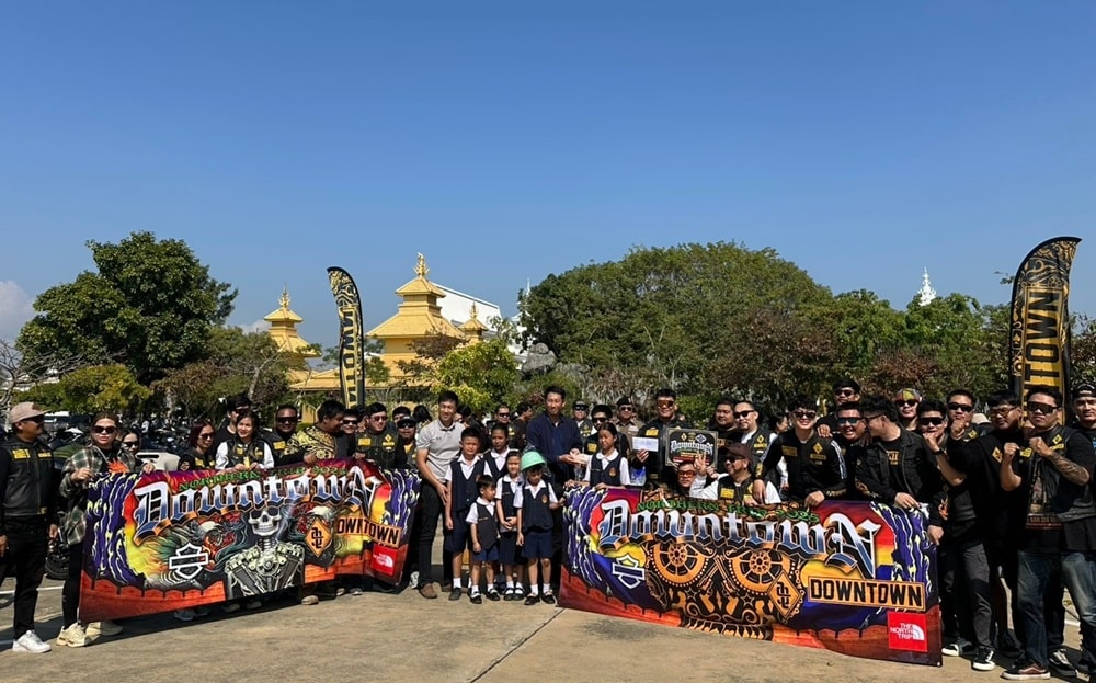 Downtown MC Vists Chiang Rai with 300 Harleys