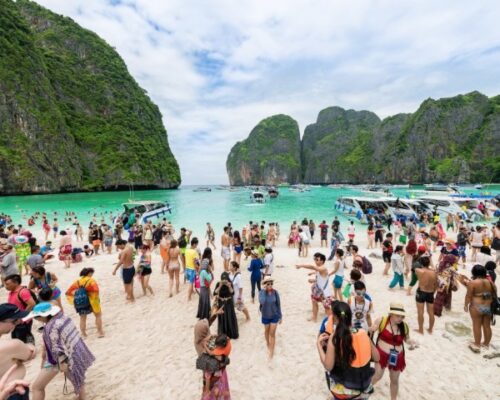 Environmental and Social Mistakes Tourists Often Make