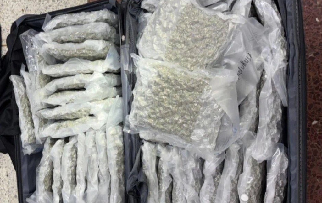 Korean Couplle, Chiang Rai Airport, cannabis