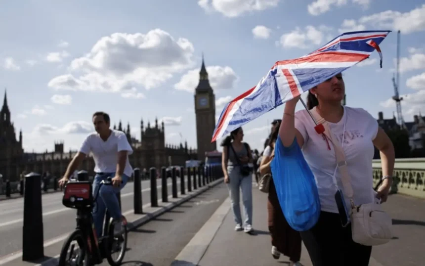 Met Office says 2025 is likely to be the UK’s hottest year on record