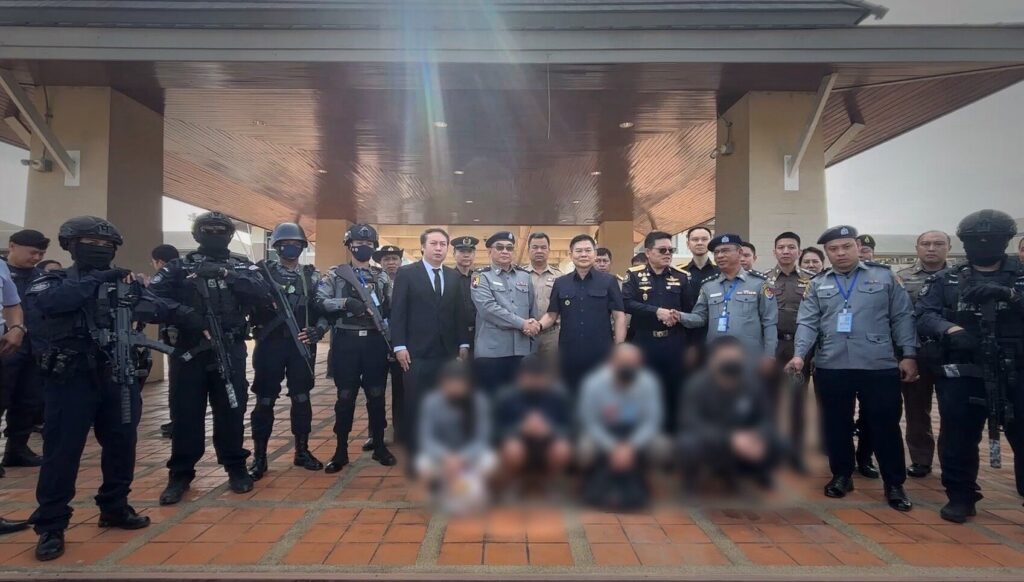 ONCB Officials Take Custody of 4 Fugitives at the Chiang Rai Border
