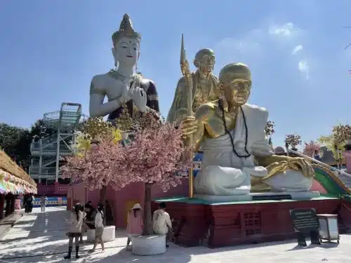 Wat Saeng Kaeo Phothiyan (Hidden Temple in Chiang Rai)