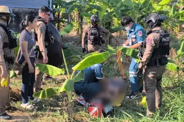 Police Shoot Man in Wielding Knife in Drunken Rampage