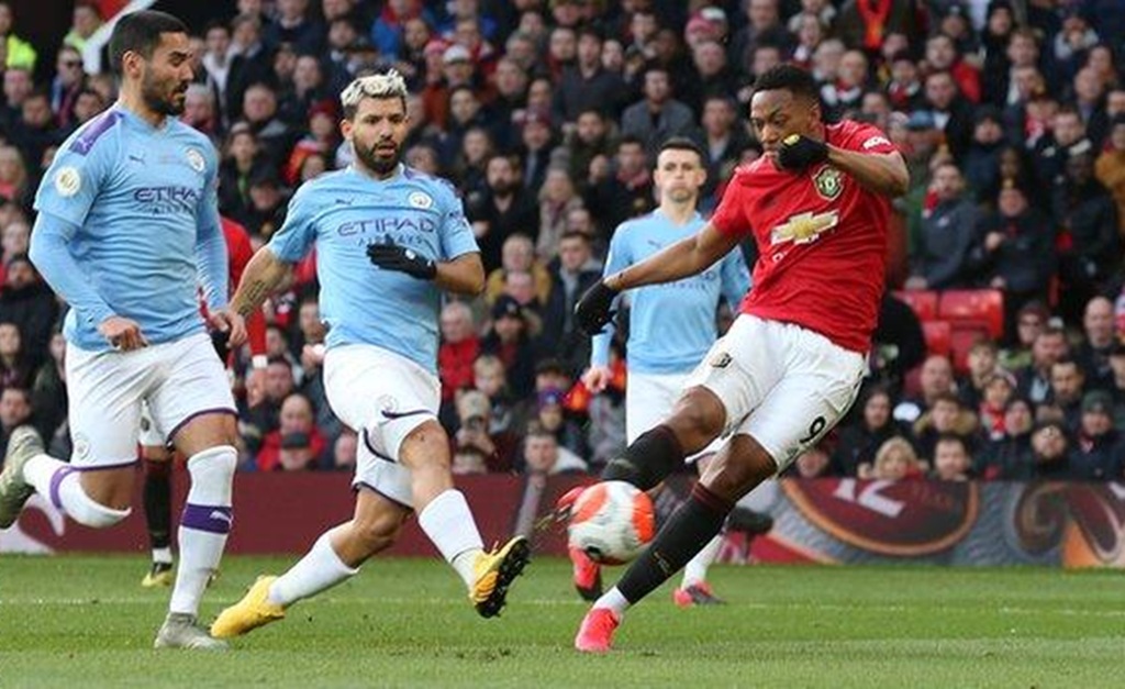 Manchester United Beat Manchester City 2-0