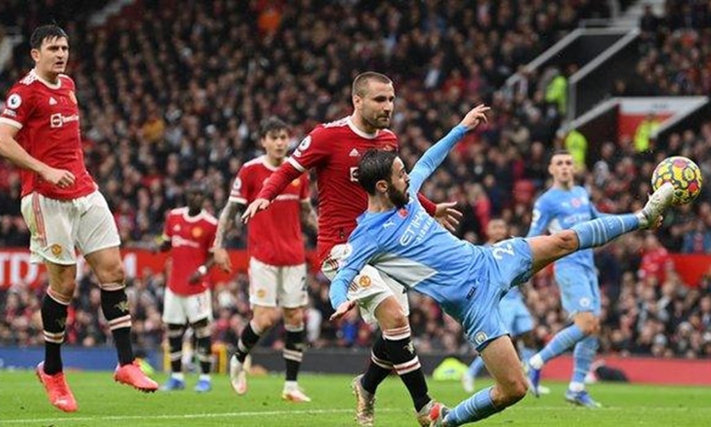 Manchester United Beat Manchester City 2-0
