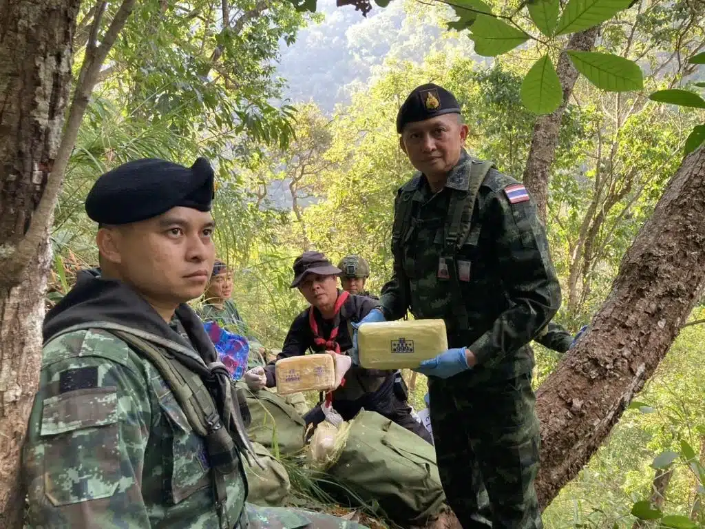 Soldiers in Chiang Mai Kill 2 Drug Suspects