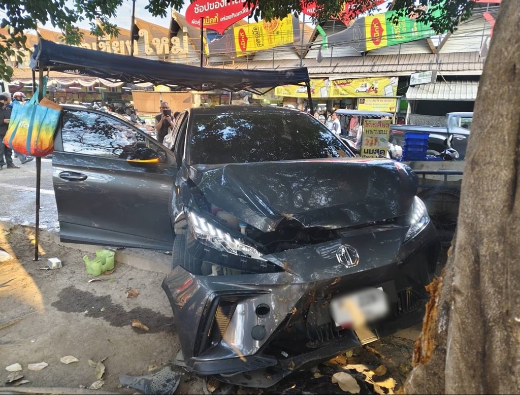 Grab Car Crashes in Chiang Mai