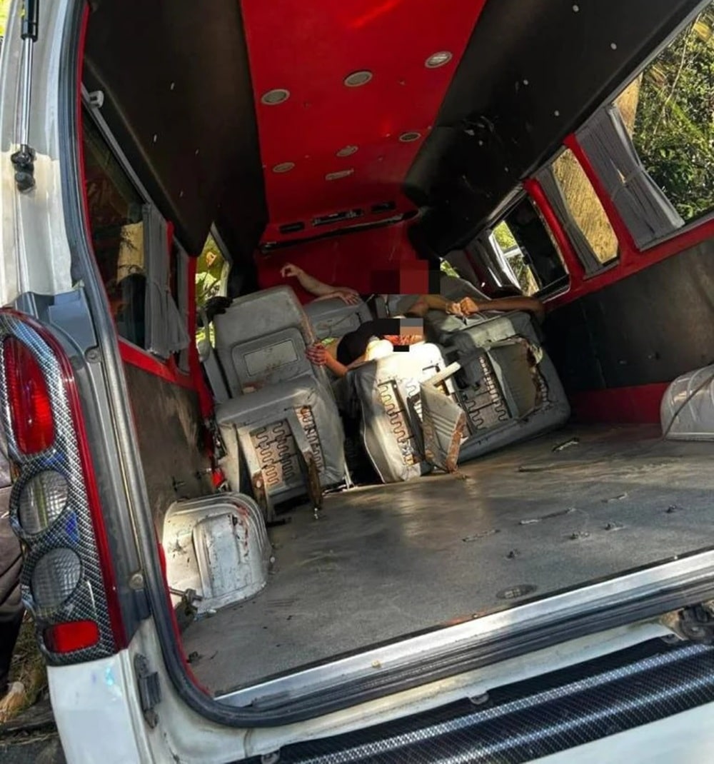Passenger Van Crash in Chiang Mai