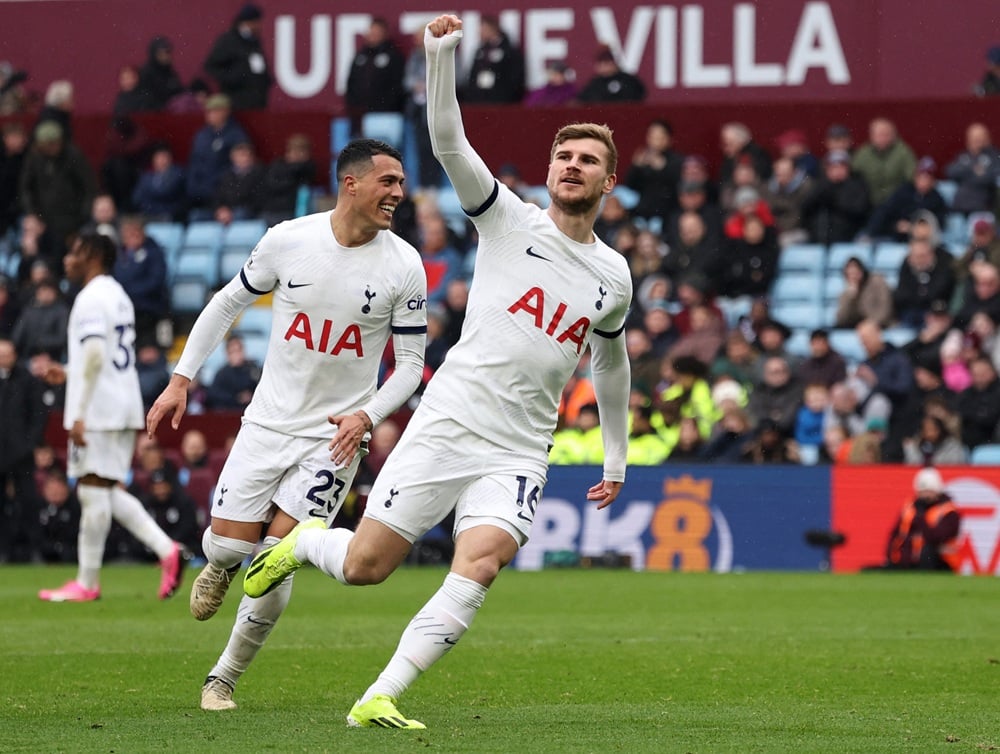 Aston Villa Defeat Tottenham 2-1 