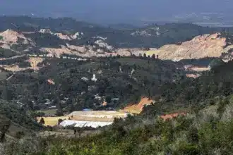 Experts Blame Mineral Importers for Fueling River Contamination