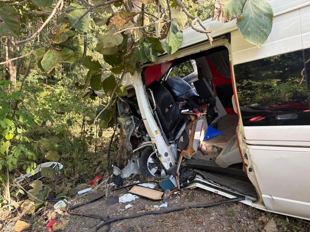 Passenger Van Crash in Chiang Mai