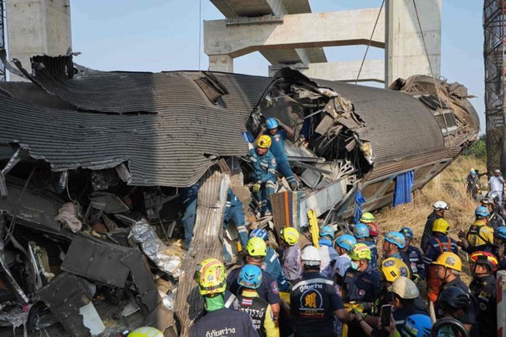32 Dead After Crane Collapses onto Moving Train in Northeastern Thailand