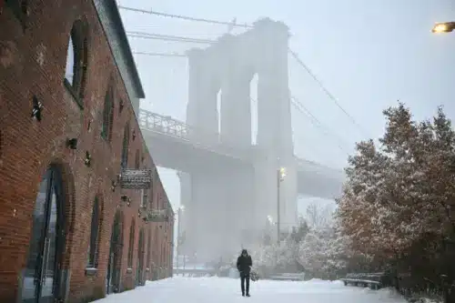 Snowy scene near Brooklyn Bridge