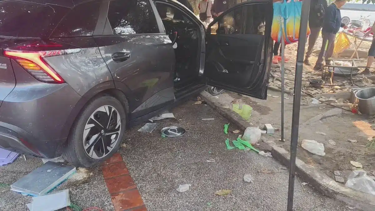 Grab Car Crashes in Chiang Mai 