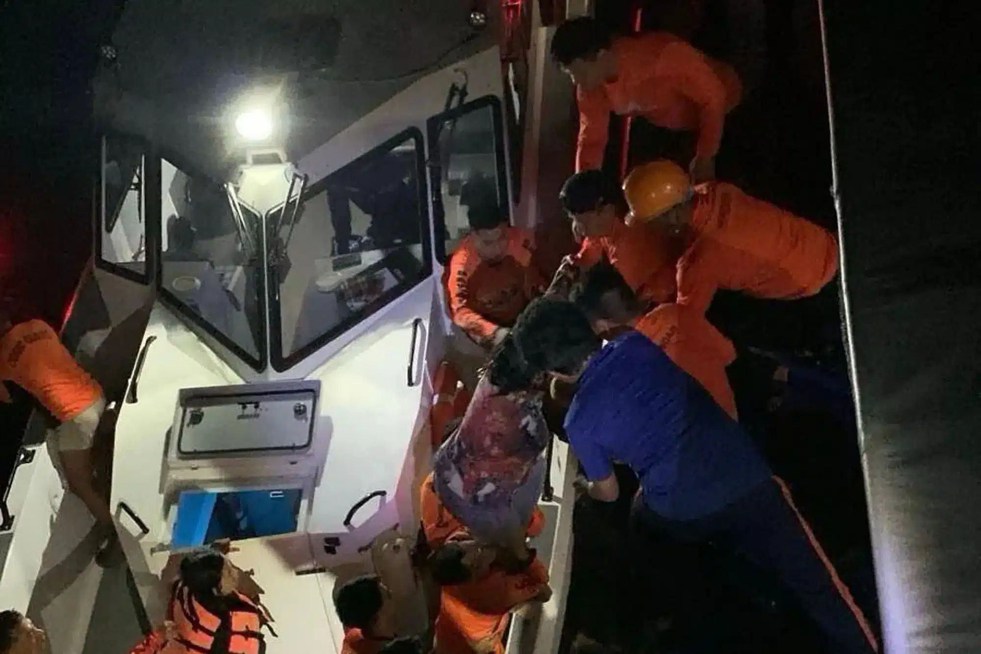 Ferry in the Philippines Sinks