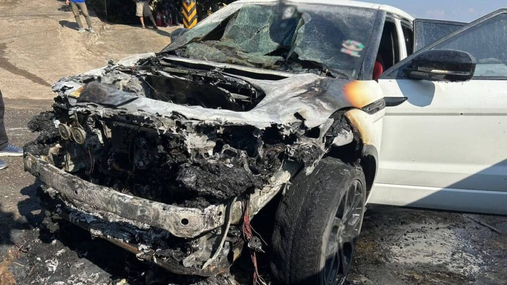 Ranger Rover Catches Fire Chiang Rai