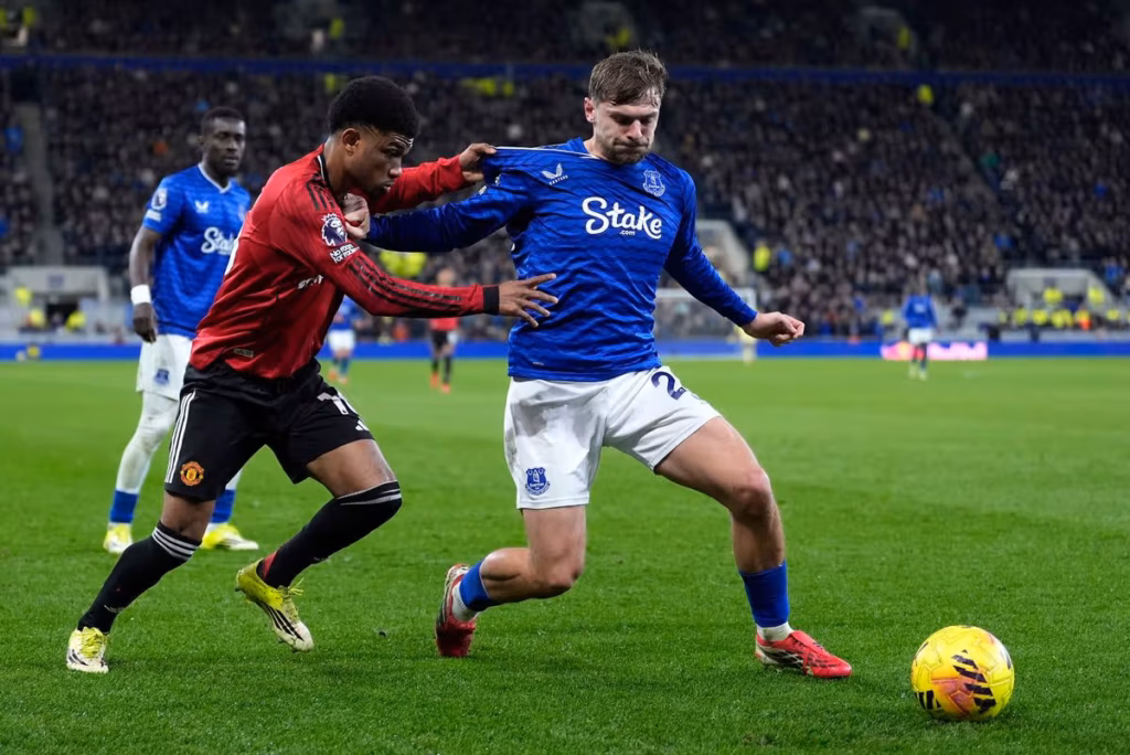 Manchester United Beat Everton 1-0 
