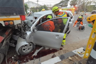 Toyota Yaris Slams Into Parked 18-Wheeler, 2 Dead, 1 Seriously Hurt