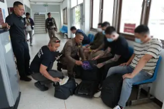 Police Intercepted Chinese Scammers