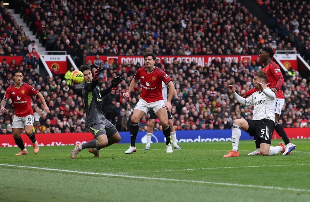 Manchester United claimed a gritty 3-2 win over Fulham