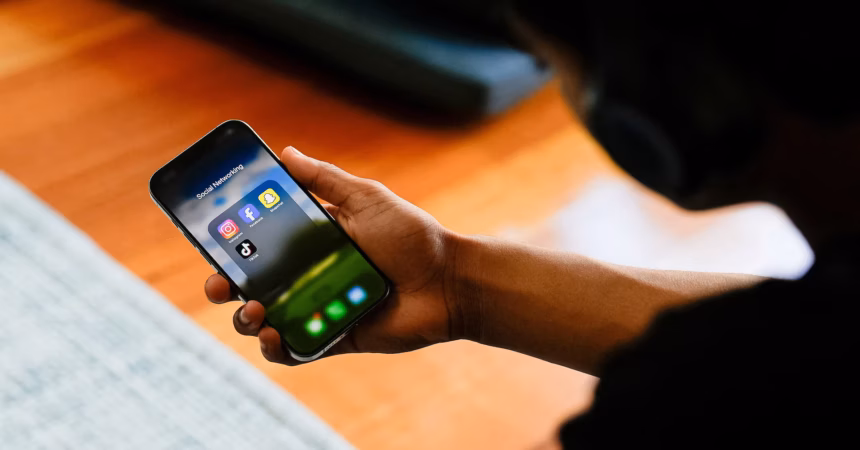 Australia’s Under-16 Social Media Ban Faces Enforcement Concerns