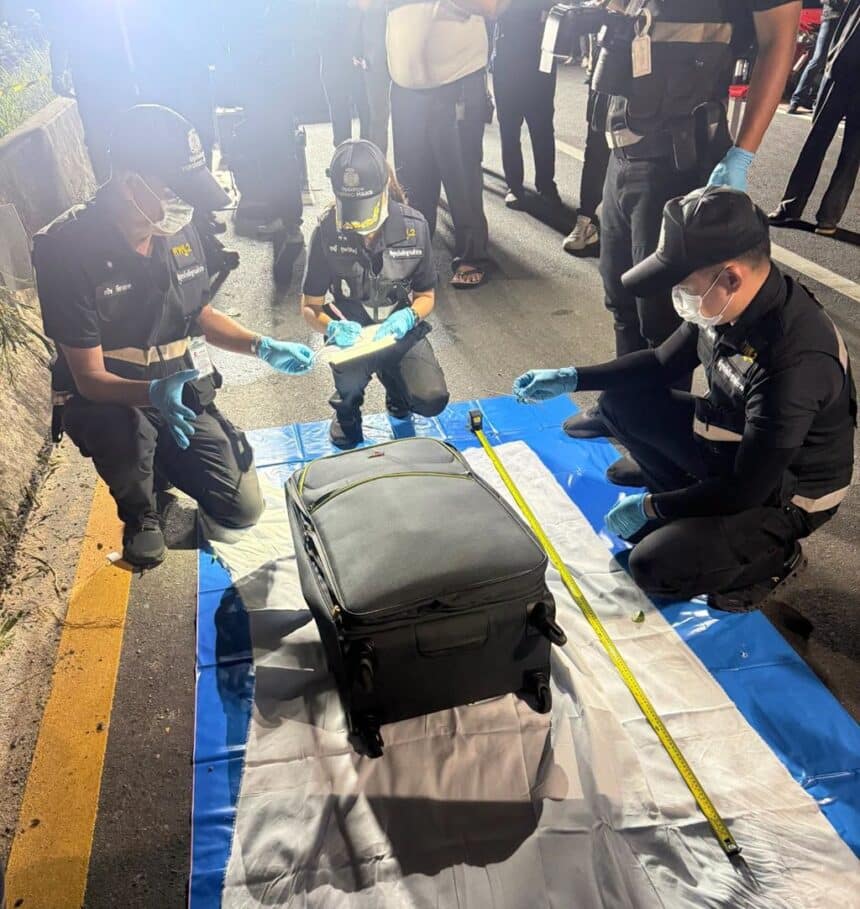 The body of a 17-year-old local girl was found hidden inside a suitcase abandoned behind the Pattaya Floating Market.