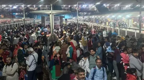 Dnh034g8 New Delhi Railway Station Stampede 625x300 15 February 25 Copy