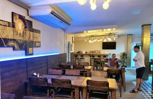 OMG BAR & RESTAURANT, Chiang Mai 