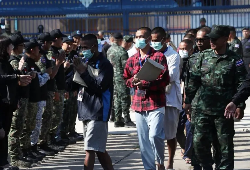 Thailand Repatriates 18 Cambodian Soldiers